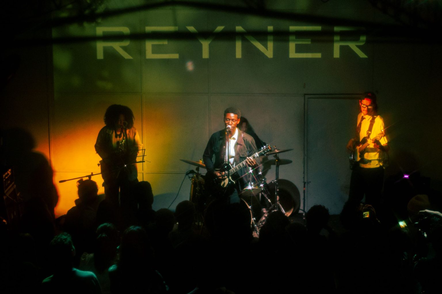 Reyner presenta 