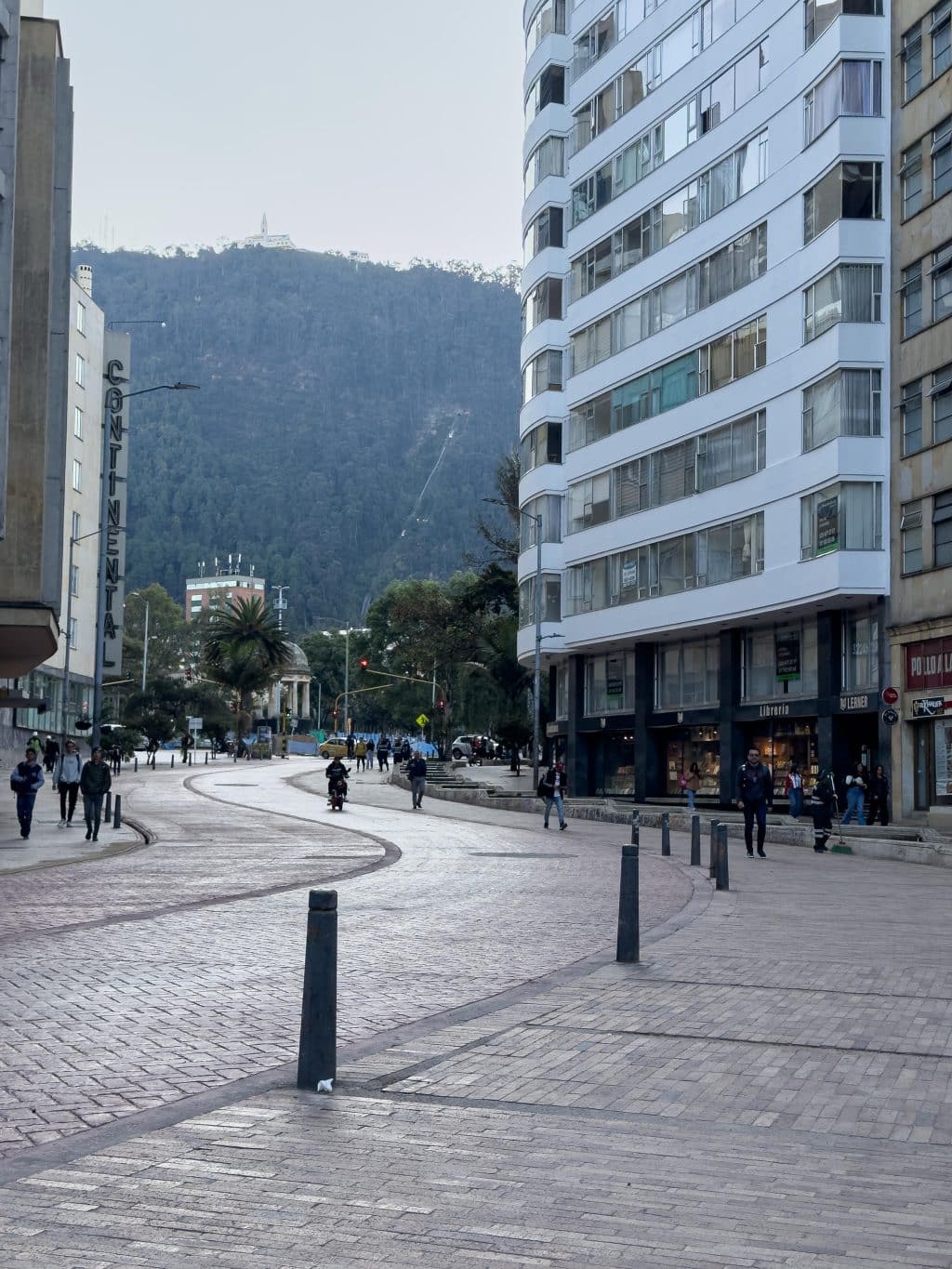 TransMilenio Eje Ambiental - 6