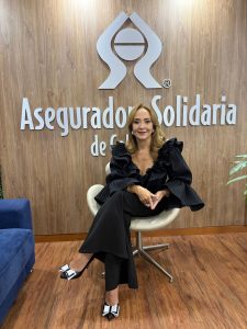 Monica-Maria-Arroyave-Betancur-Vicepresidente-Sector-Solidario-y-Negocios-Masivos-de-Aseguradora-