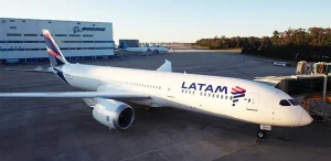 0LATAM_AIRLINES_2019_LATAM_Boeing_787-9_Nuevos_Interiores.jpg