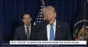 Trump da una conferencia de prensa acerca de la captura de Nicolás maduras tras invasión a Venezuela.