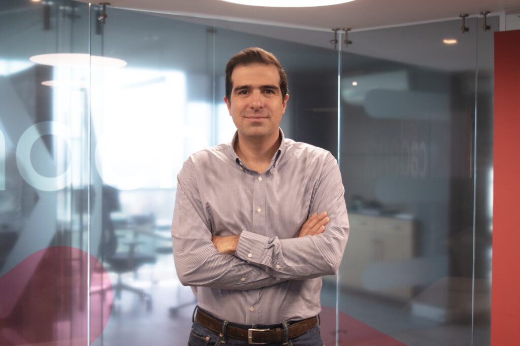 Luis Villegas, Vicepresidente, Cadena.